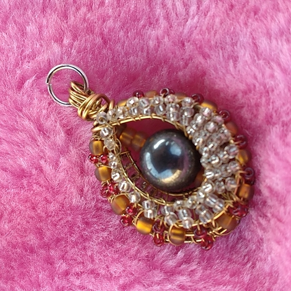 NWT Gorgeous Handcrafted Hematite Teardrop Pendant - Picture 3 of 3